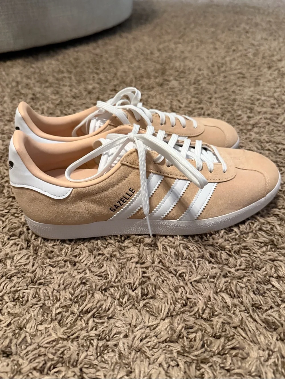adidas gazelles beige